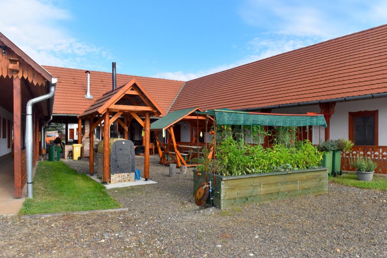 Nyakiglab Villa Szegi Buitenkant foto