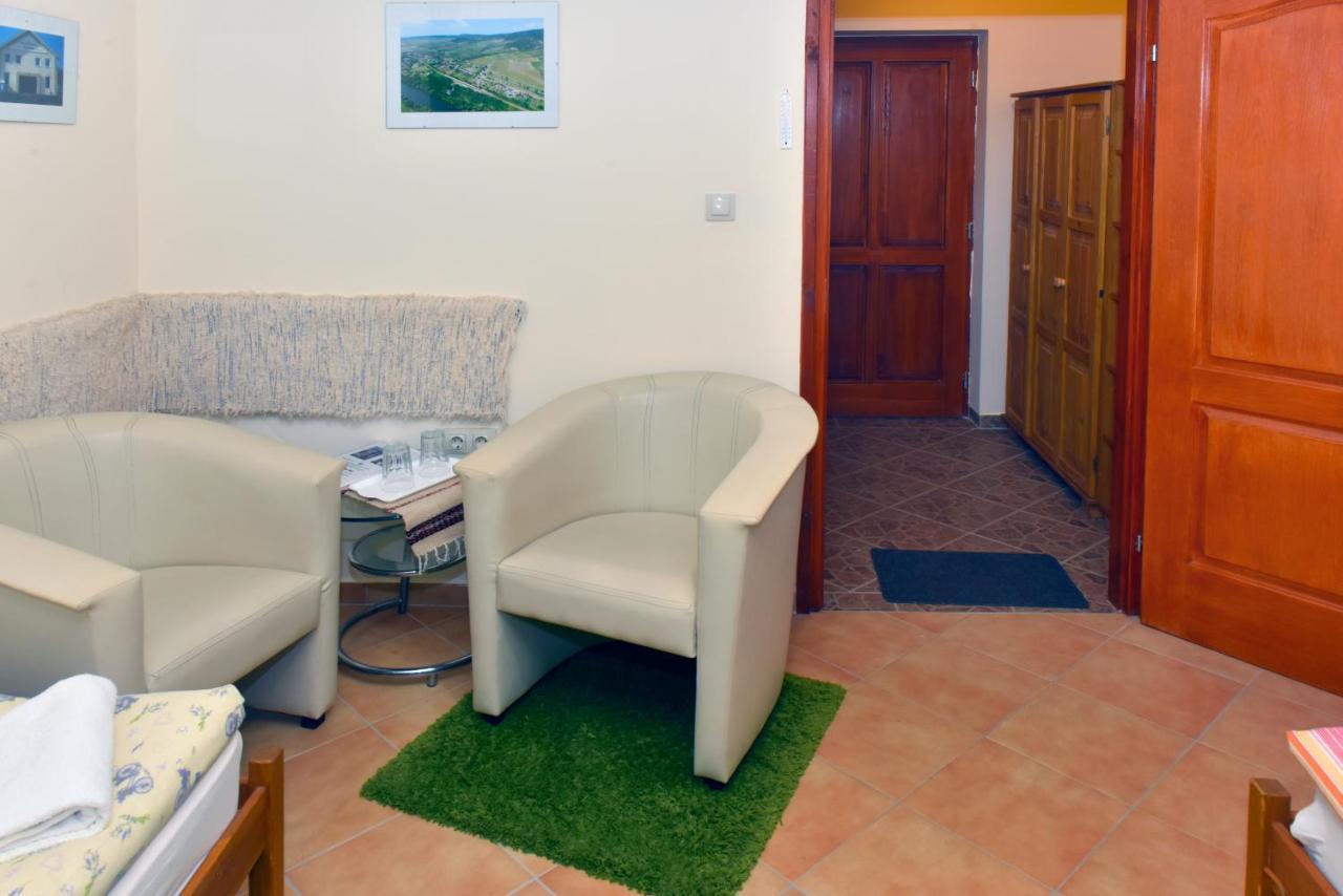 Nyakiglab Villa Szegi Buitenkant foto