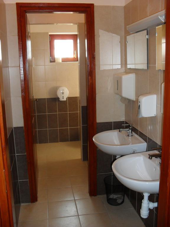 Nyakiglab Villa Szegi Buitenkant foto
