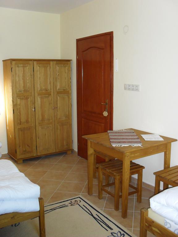 Nyakiglab Villa Szegi Buitenkant foto