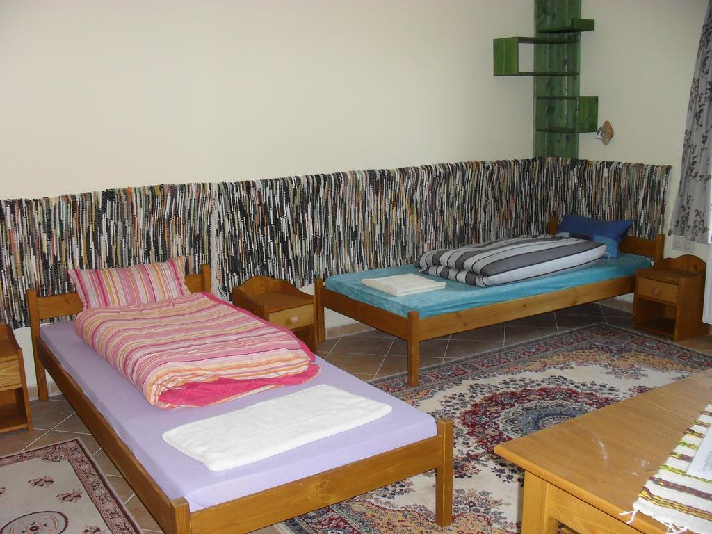 Nyakiglab Villa Szegi Buitenkant foto