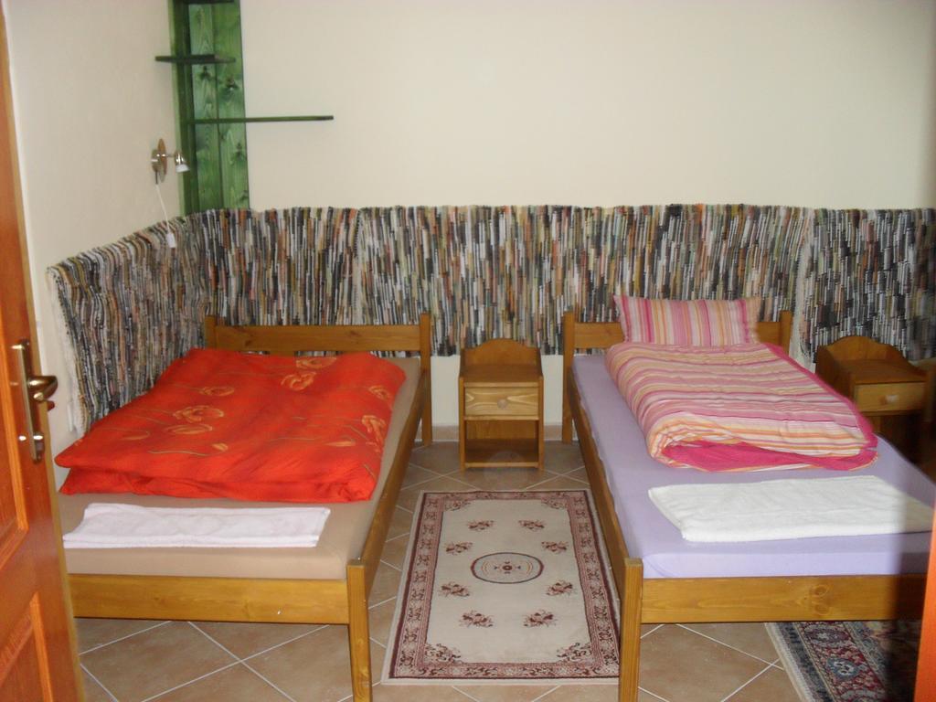 Nyakiglab Villa Szegi Buitenkant foto