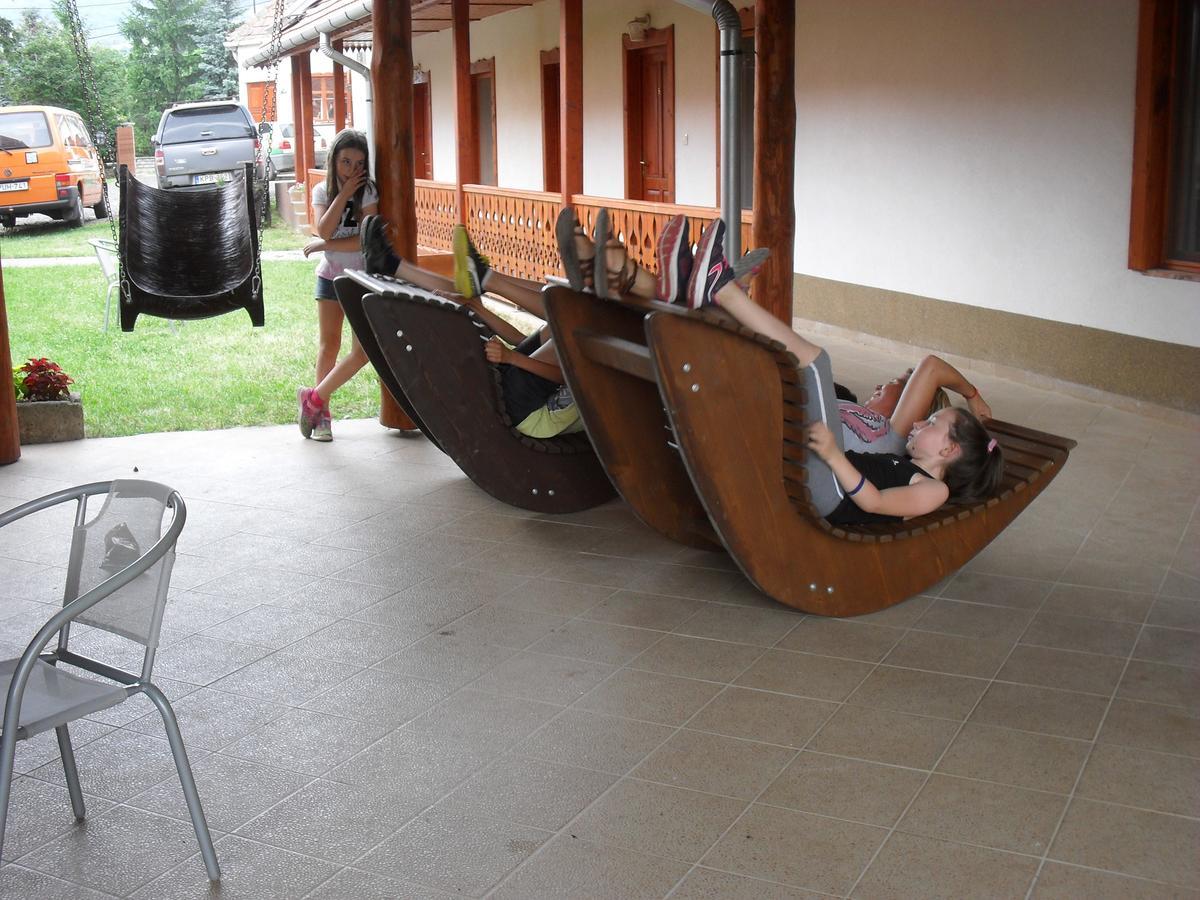 Nyakiglab Villa Szegi Buitenkant foto